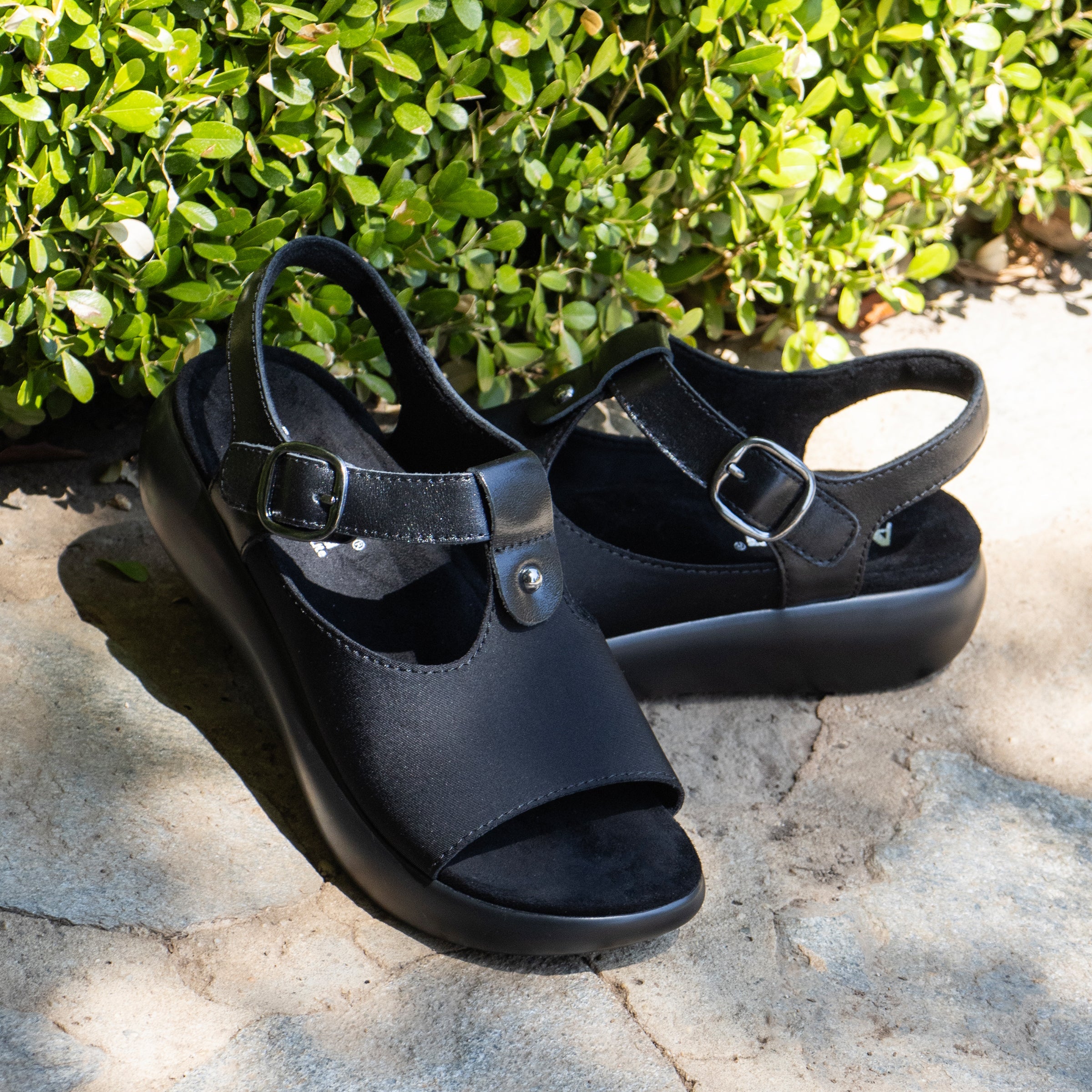 Betsie Stretch Nightly Sandal