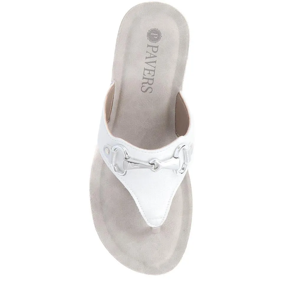 Low Wedge Toe-Post Sandals - INB39069 / 325 390