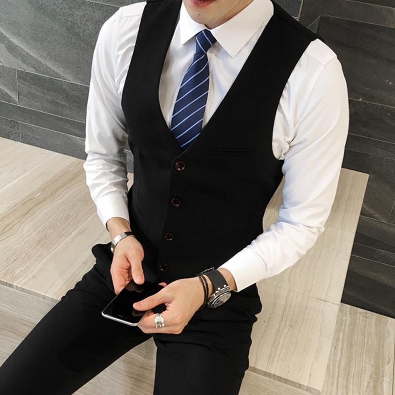 Men-in-Black Three Piece Slim Fit Suit