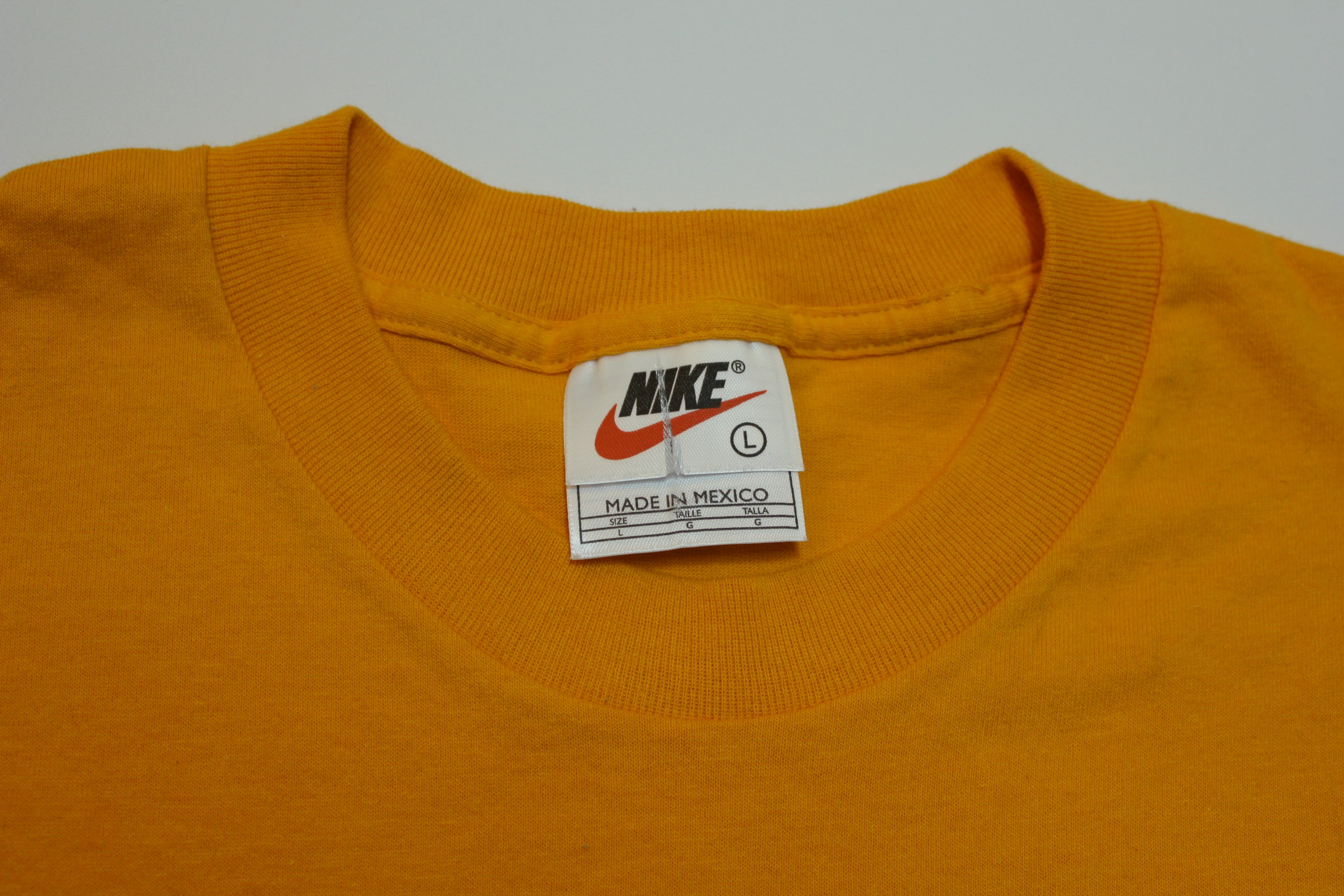 Nike Basic Essential Embroidered Swoosh Check Vintage 90's Bright Orange T-Shirt