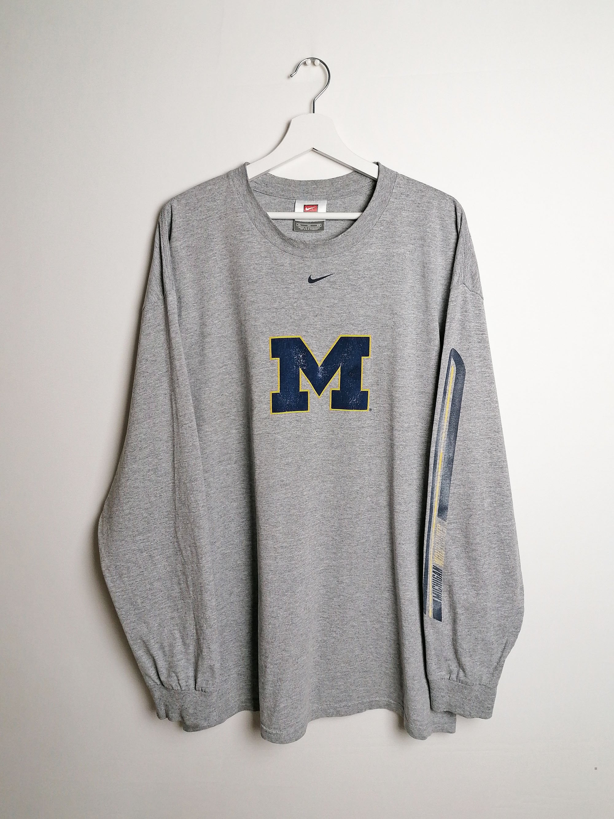 NIKE TEAM Michigan Wolverines Long Sleeve T-shirt - size XL