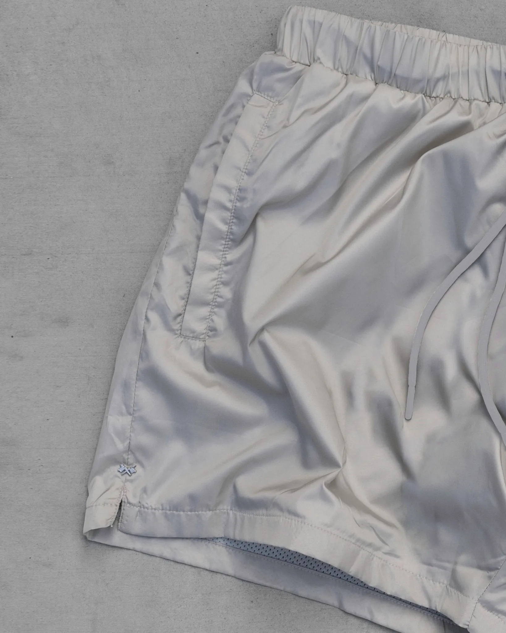 Root Daily / Beach Shorts Cement