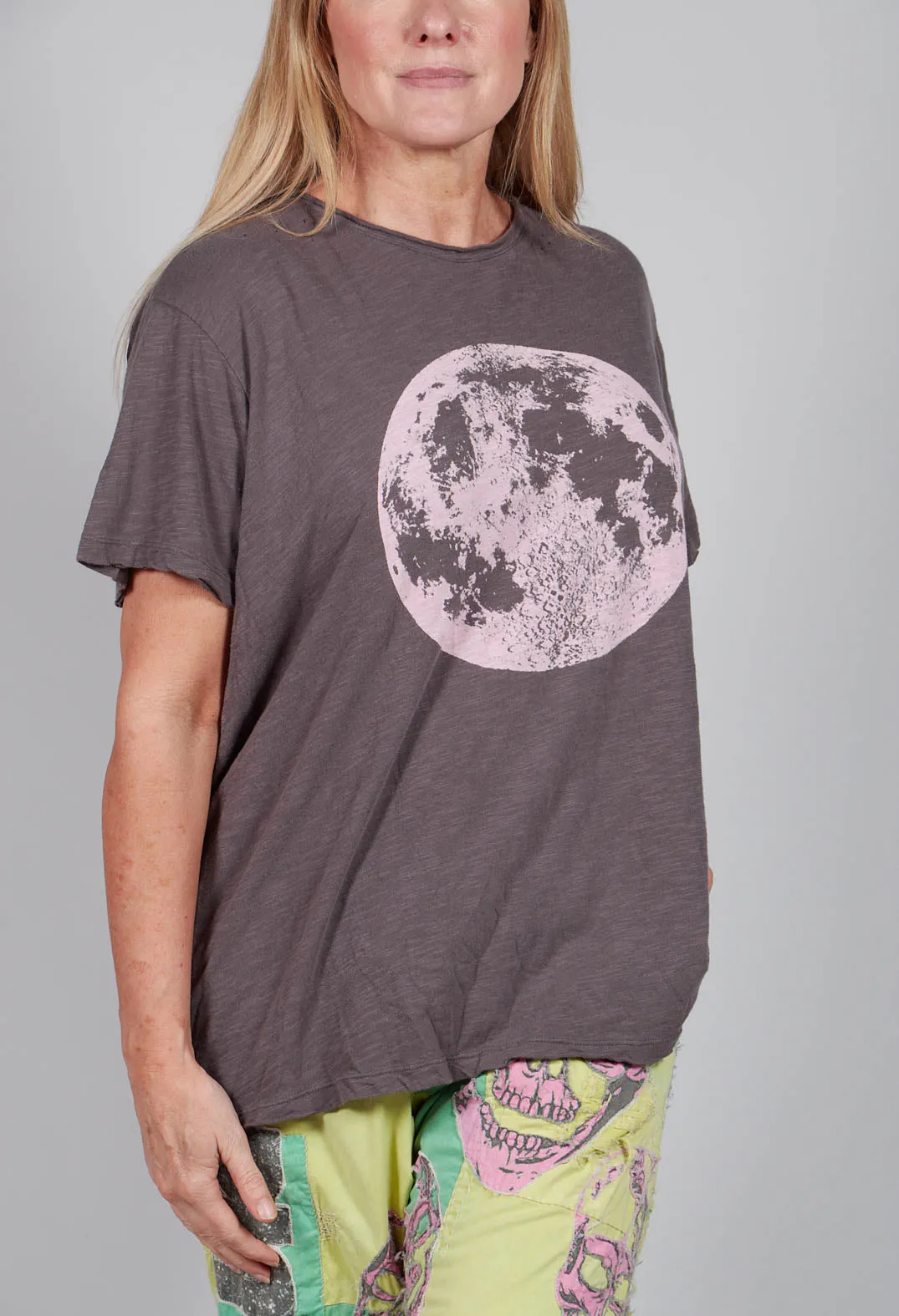 Strawberry Moon T in Ozzy