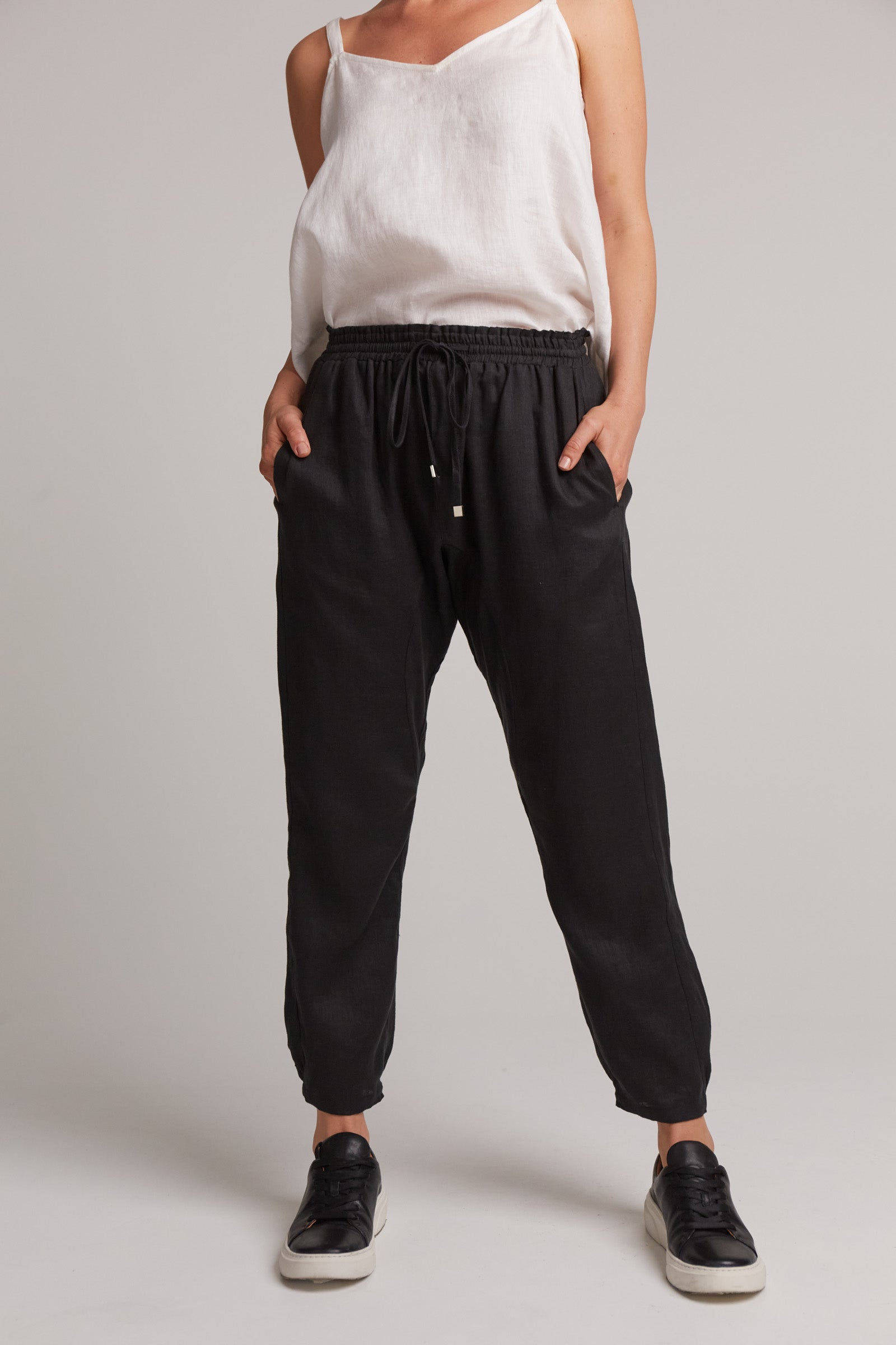 Studio Relaxed Linen Pant - Black