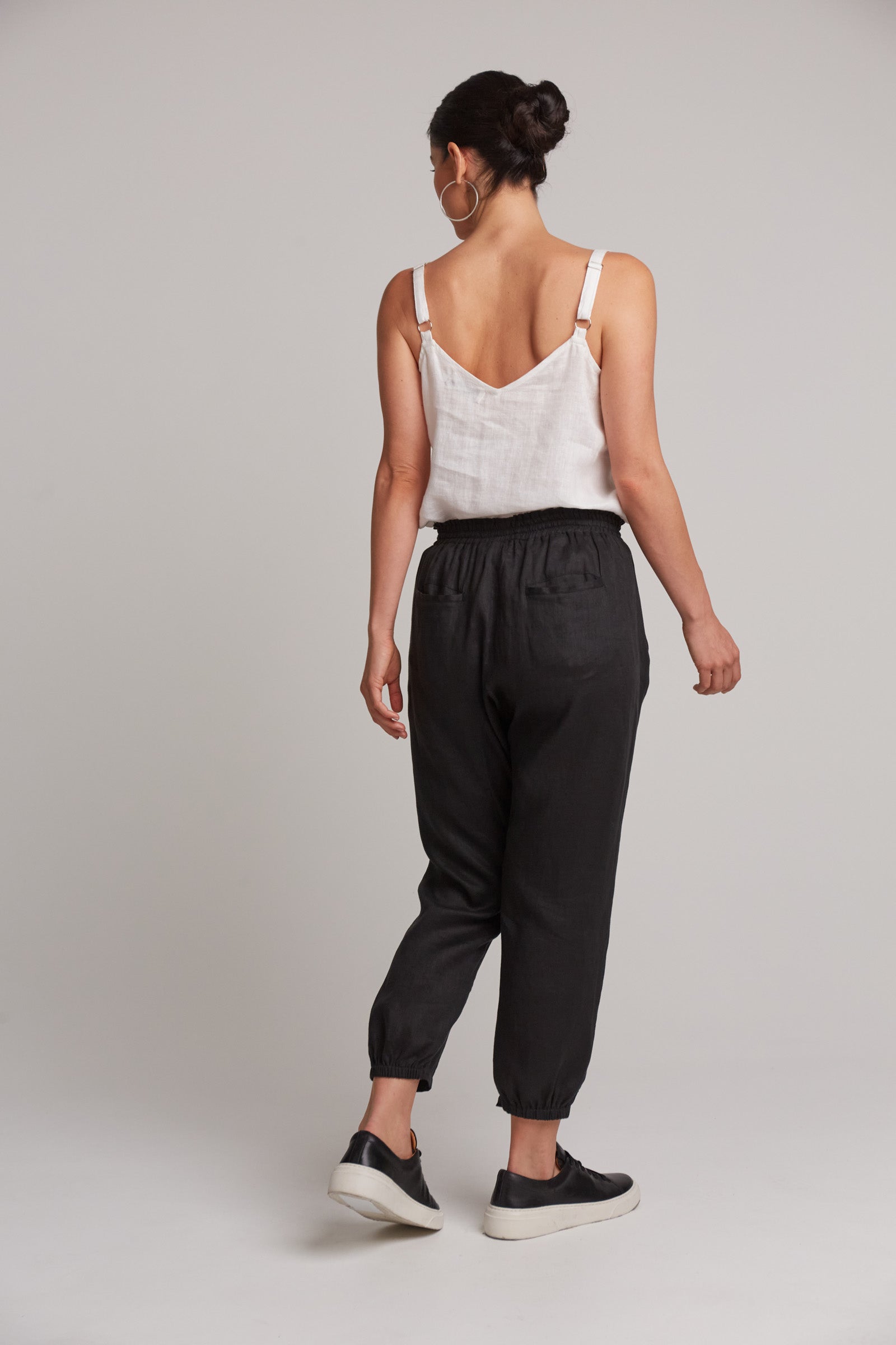 Studio Relaxed Linen Pant - Black