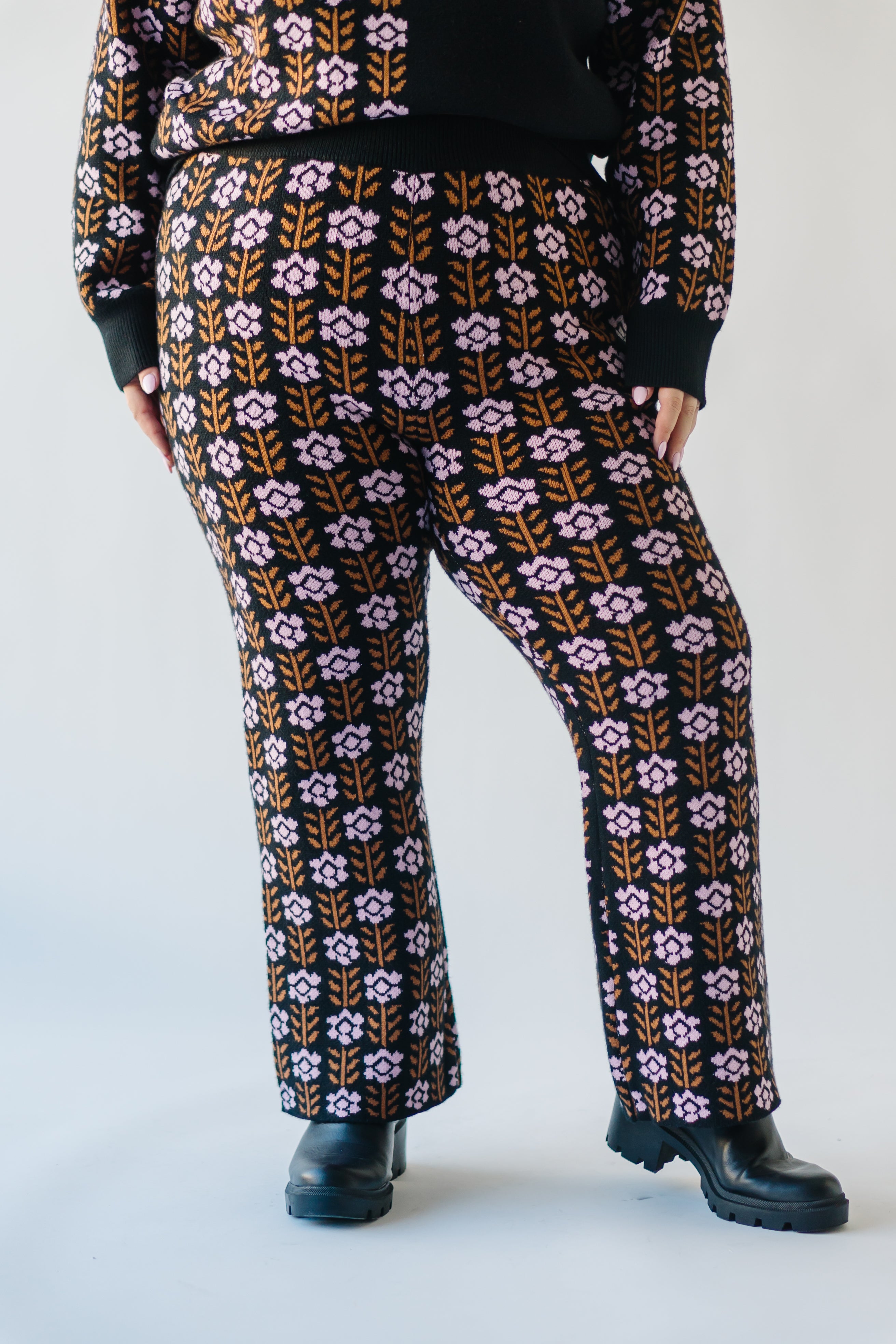 The Stratham Floral Contrast Pant in Black